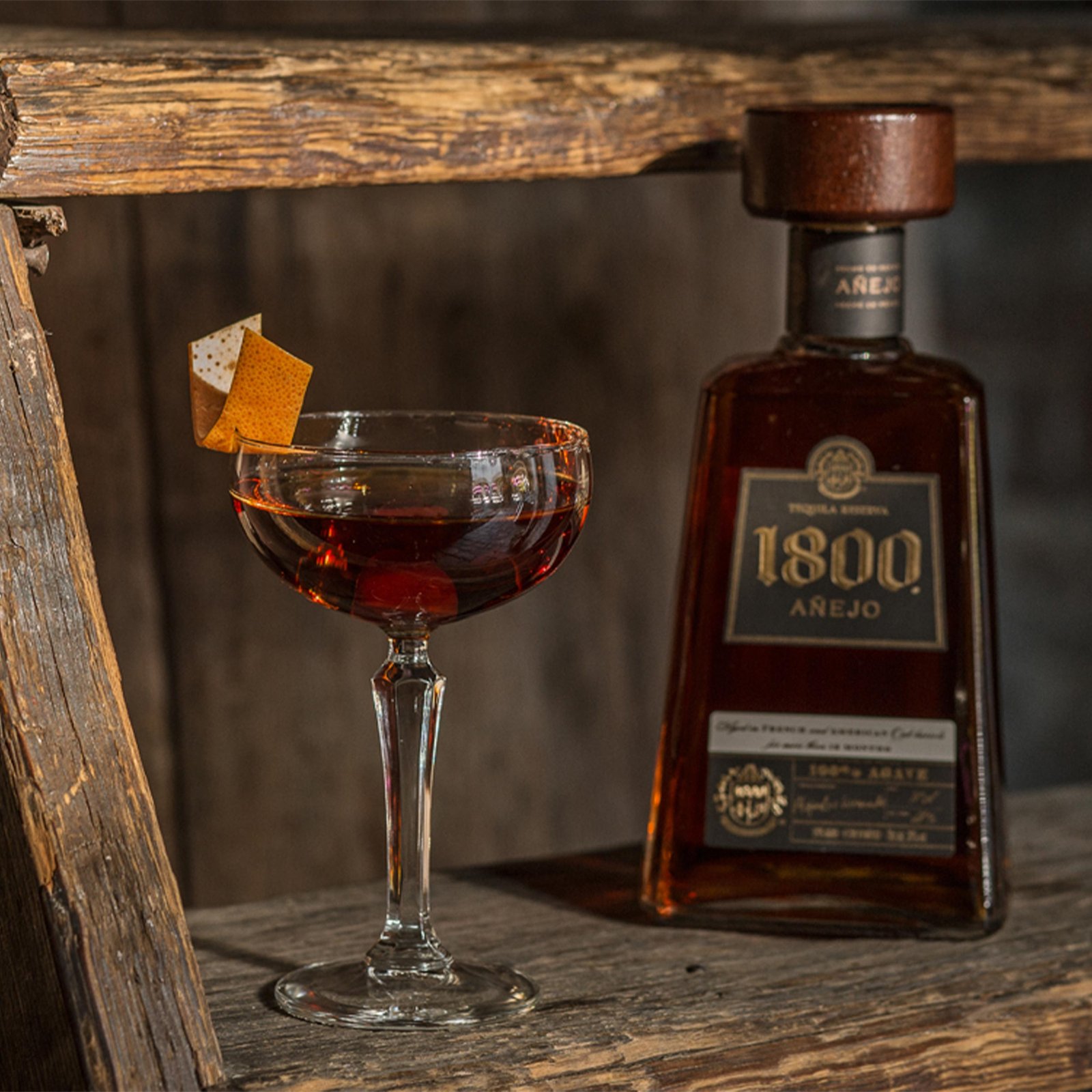 1800_anejo_lifestyle-03.jpg