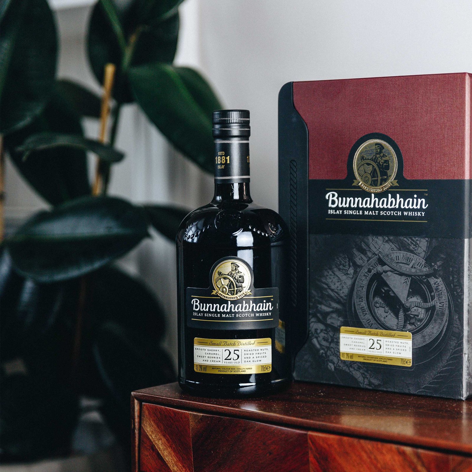 bunnahabhain_25yo_lifestyle-01.jpg