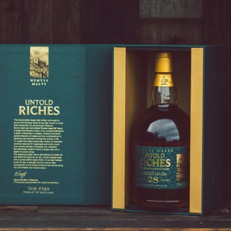 Wemyss Malts Bunnahabhain 28 Year Old Untold Riches
